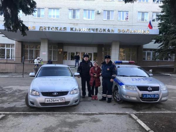 Ребенка помогли оперативно доставить в больницу инспекторы ДПС в Михайловске